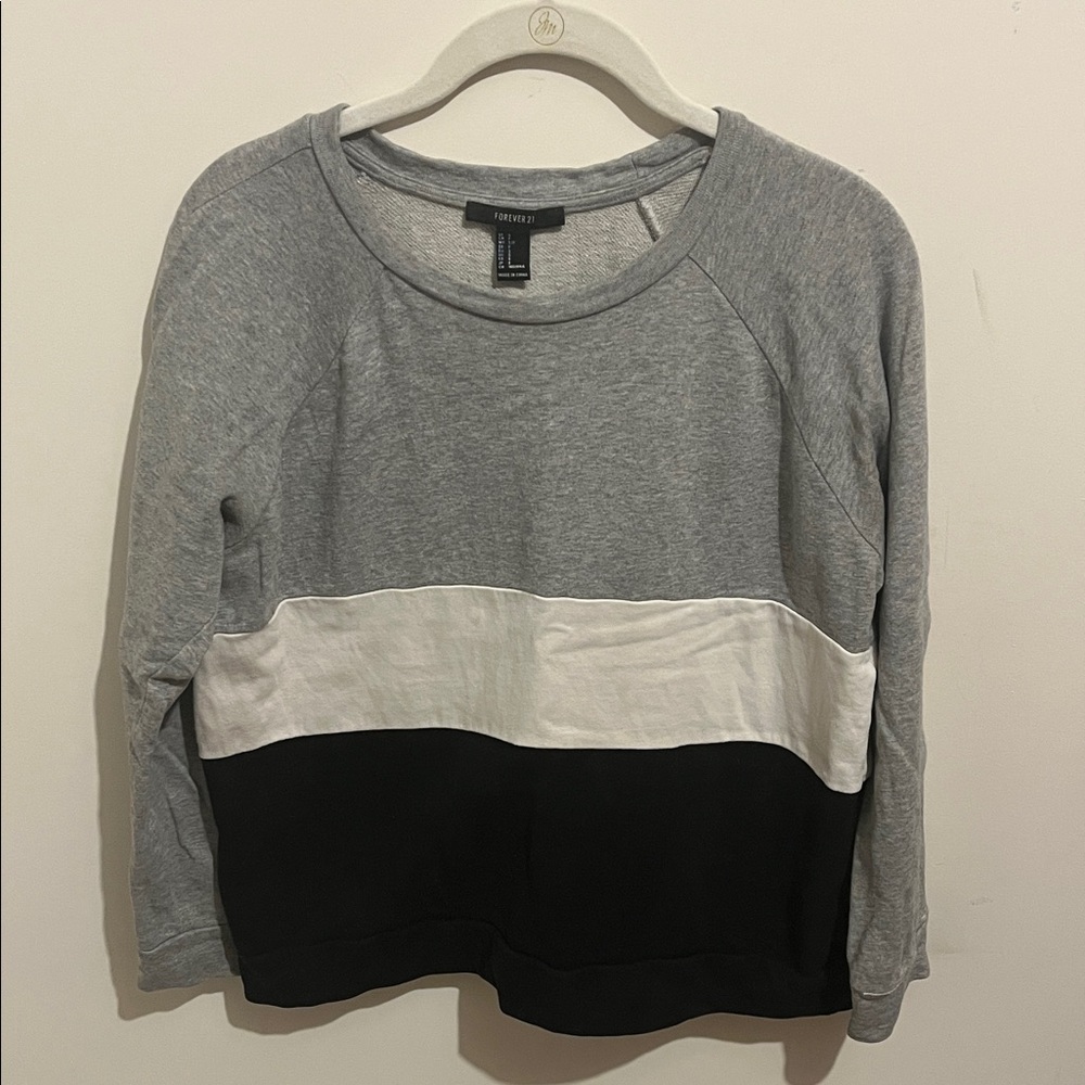 H&M Heather Gray, Cream, and Black Colorblock 7/8 Sleeve Shirt